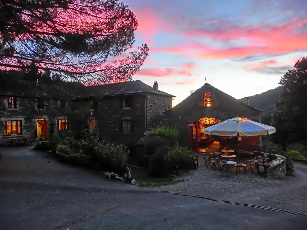 Domaine La Libaudie Hotel La Bastide-Solages Bagian luar foto